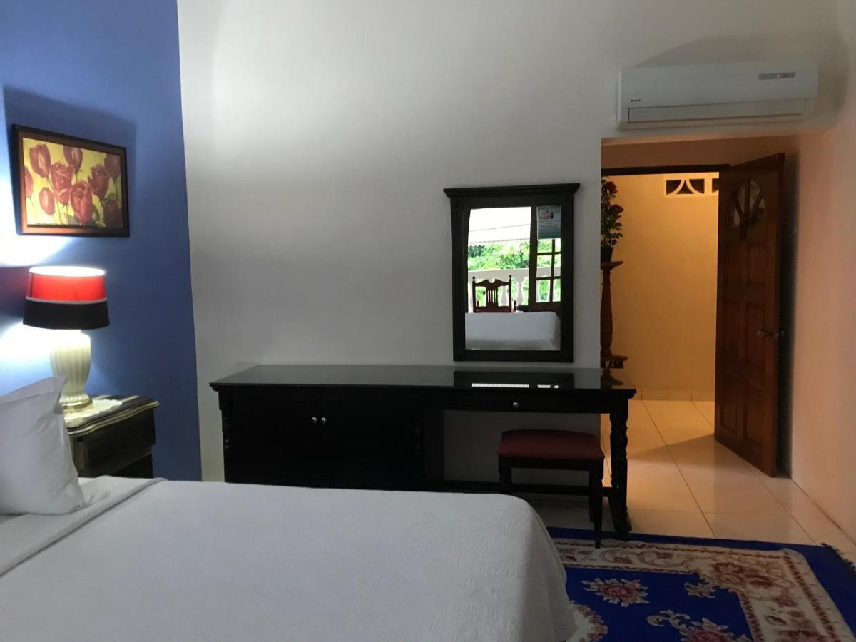 Chateau Margarita Ja Montego Bay Exterior photo