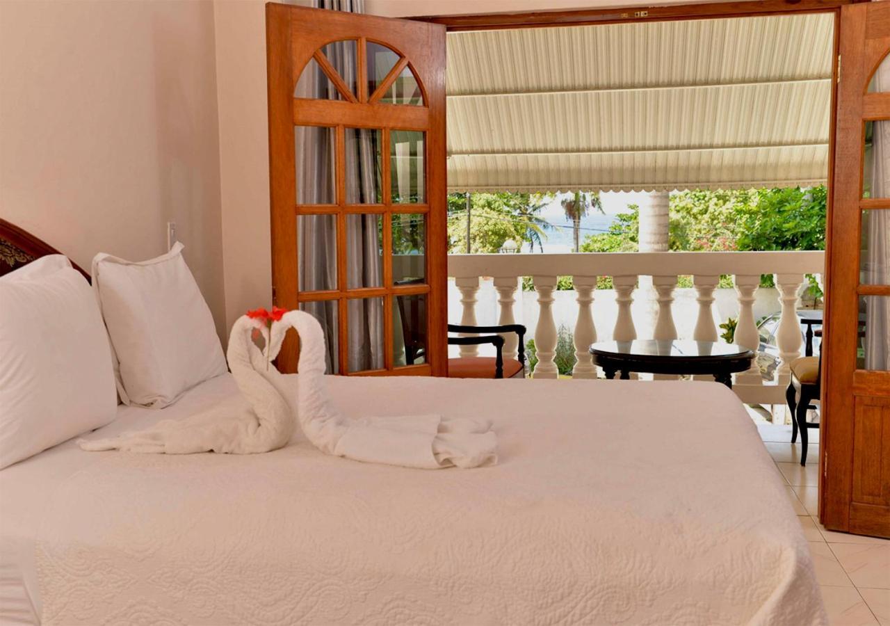 Chateau Margarita Ja Montego Bay Exterior photo